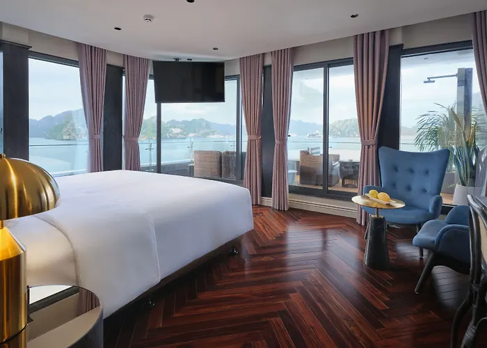 Elite Of The Seas Hotel en barco Ha Long